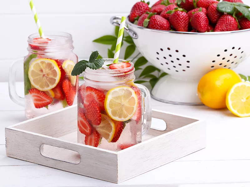 συνταγές για detox water