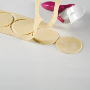 rolling pastry cutter